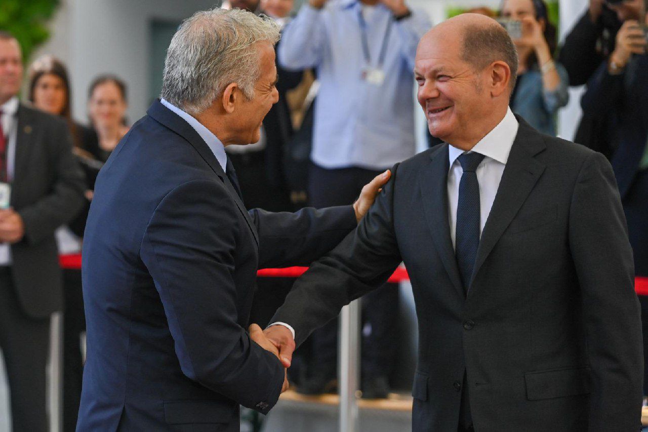 Le Premier ministre israélien Yaïr Lapid rencontre le Chancelier allemand, Olaf Scholz à Berlin